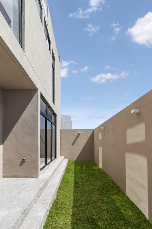 casa-silice-jardin-m27-arquitectos